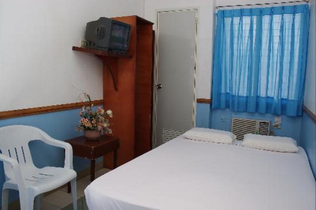 Gv Hotel - Maasin Maasin  Extérieur photo